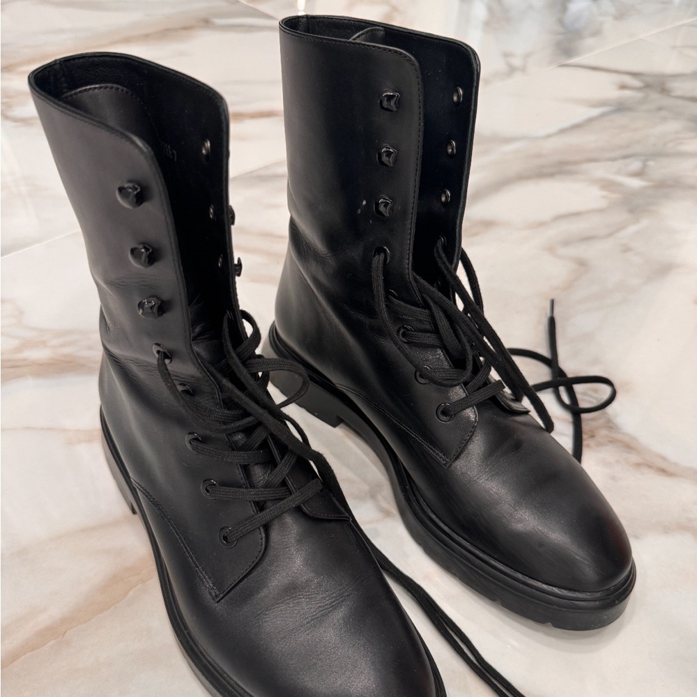 Combat boots